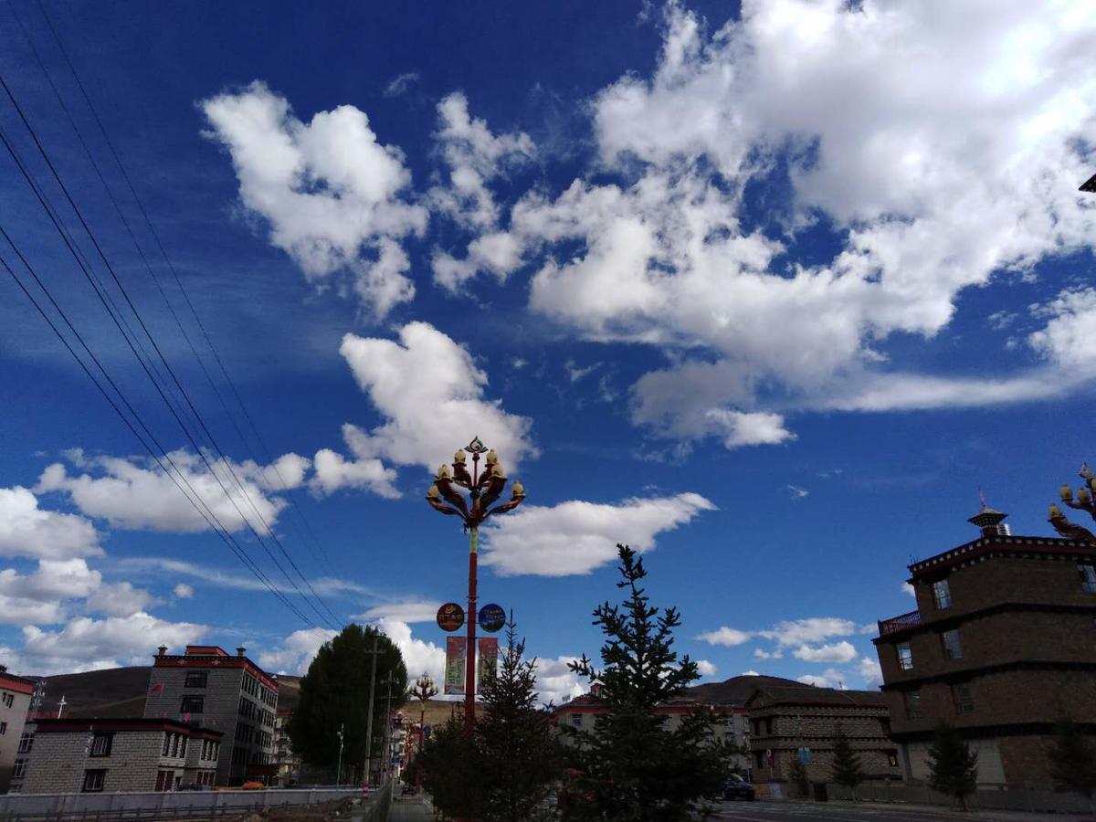 Zishuo Zihua Guest House Daocheng Dış mekan fotoğraf